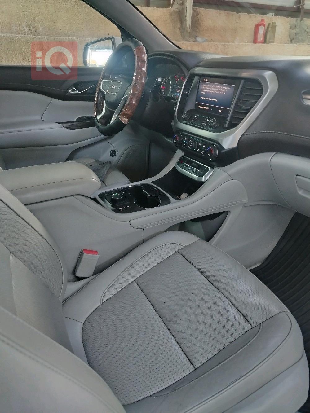 جي ام سي اكاديا